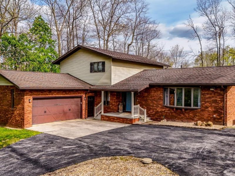 376 Twin Bay Trail, Willard, OH 44890 Photo 2