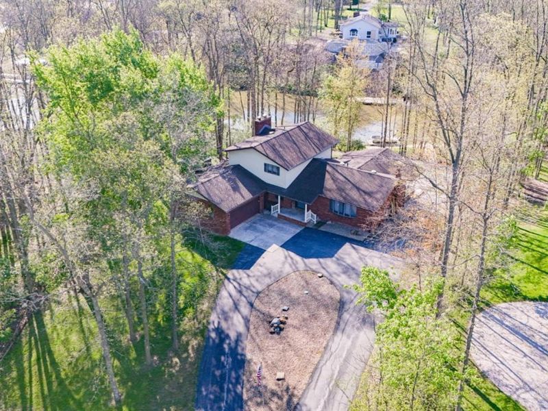 376 Twin Bay Trail, Willard, OH 44890 Photo 3