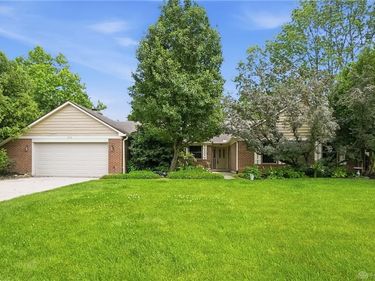 196 Cambria Drive, Beavercreek, OH 45440