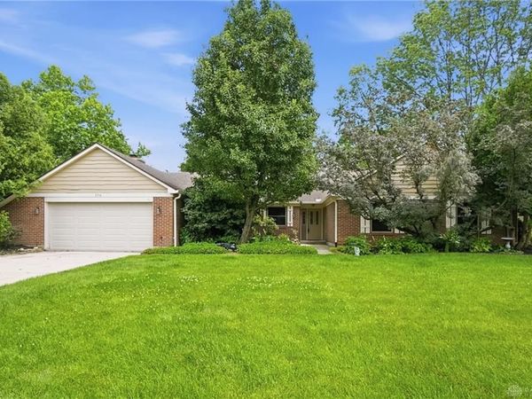 196 Cambria Drive, Beavercreek, OH 45440