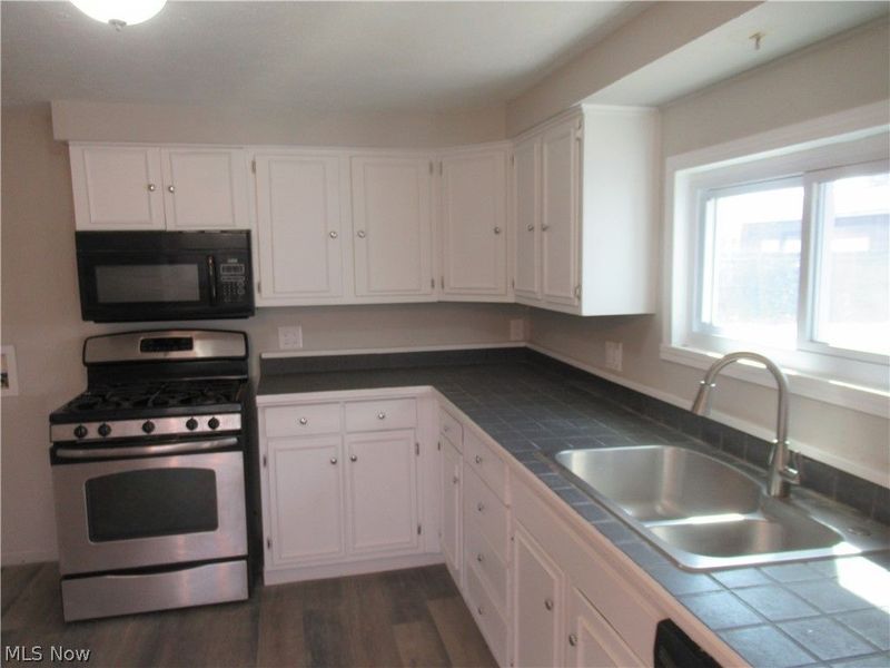 9295 Dorothy Drive, Streetsboro, OH 44241 Photo 8