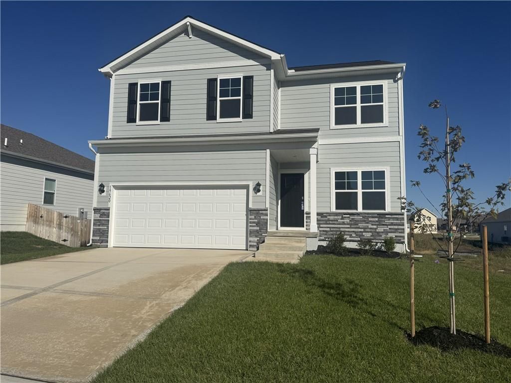 300 Lake Meadows Drive, Smithville, MO 64089 Main Photo