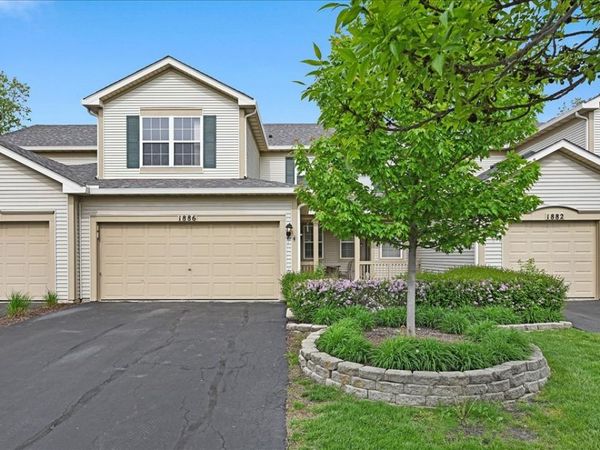 1886 N Wentworth Circle , Romeoville, IL 60446