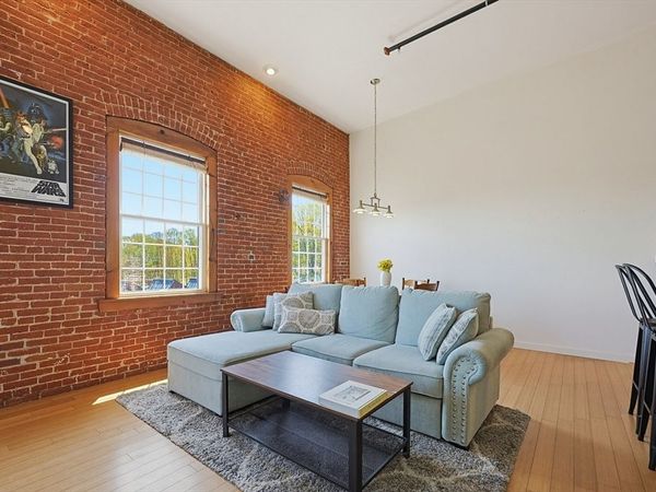 1511 Main Street, Unit CPH9, Worcester, MA 01603