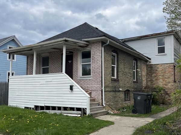 2143 Howe STREET, Mount Pleasant, WI 53403
