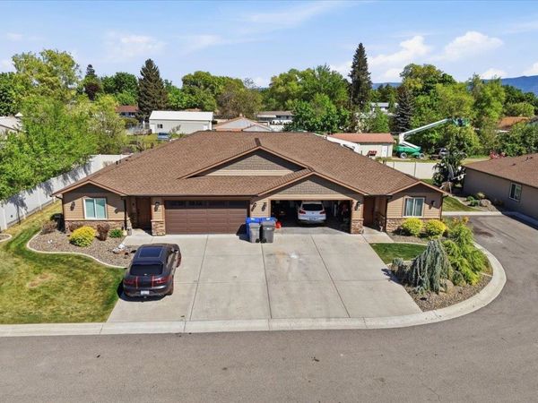 420 / 422 N Pierce Rd, Spokane Valley, WA 99214