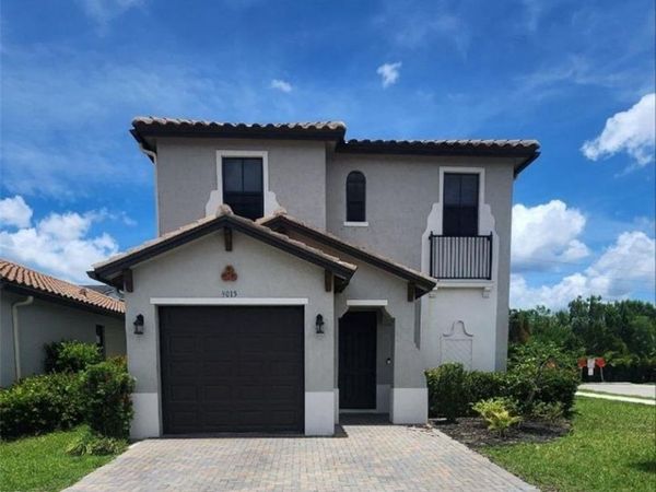 9015 Madrid CIR , NAPLES, FL 34104