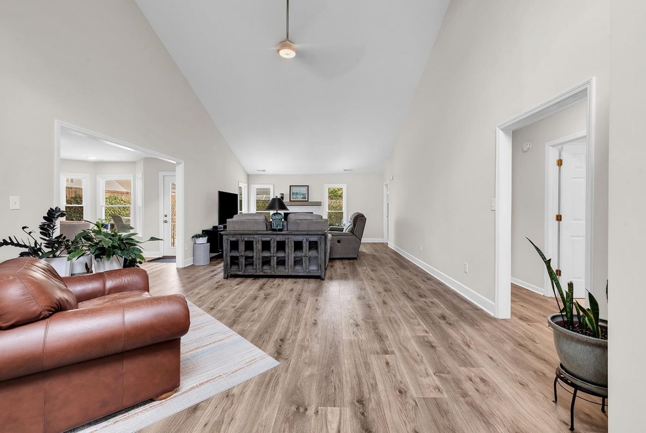 608 Providence Dr. Photo 12