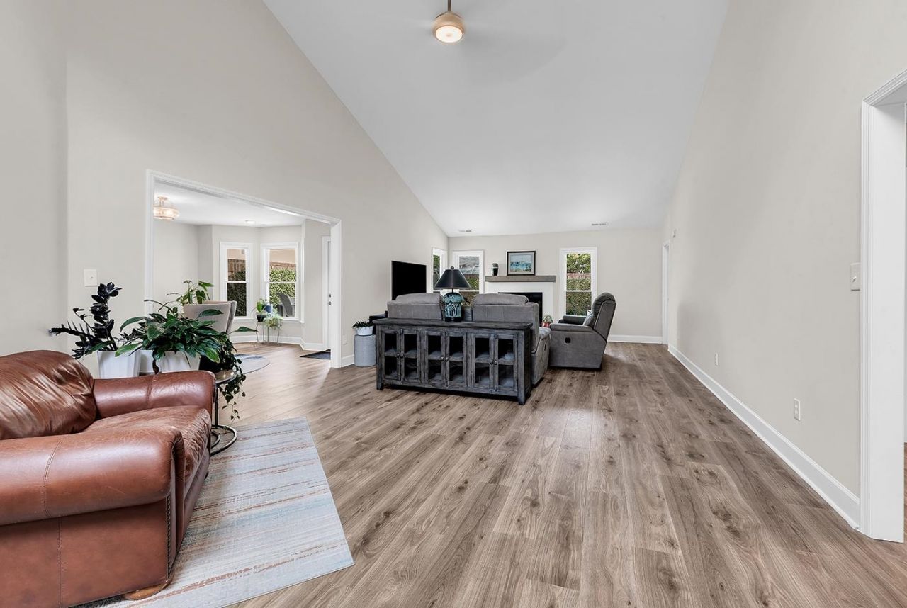 608 Providence Dr. Photo 13
