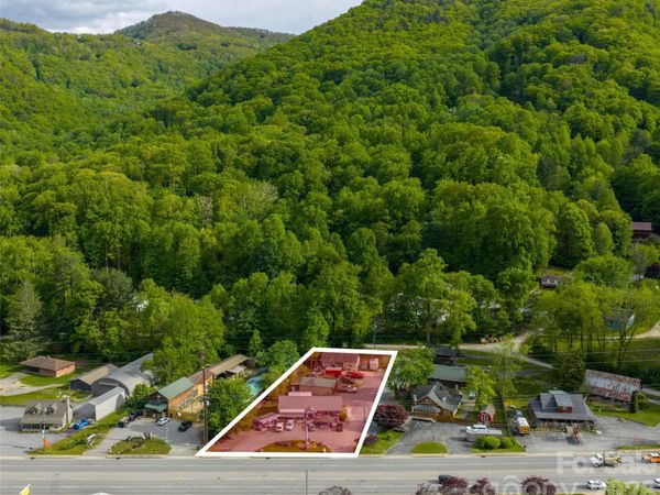 521 Soco Road , Maggie Valley, NC 28751