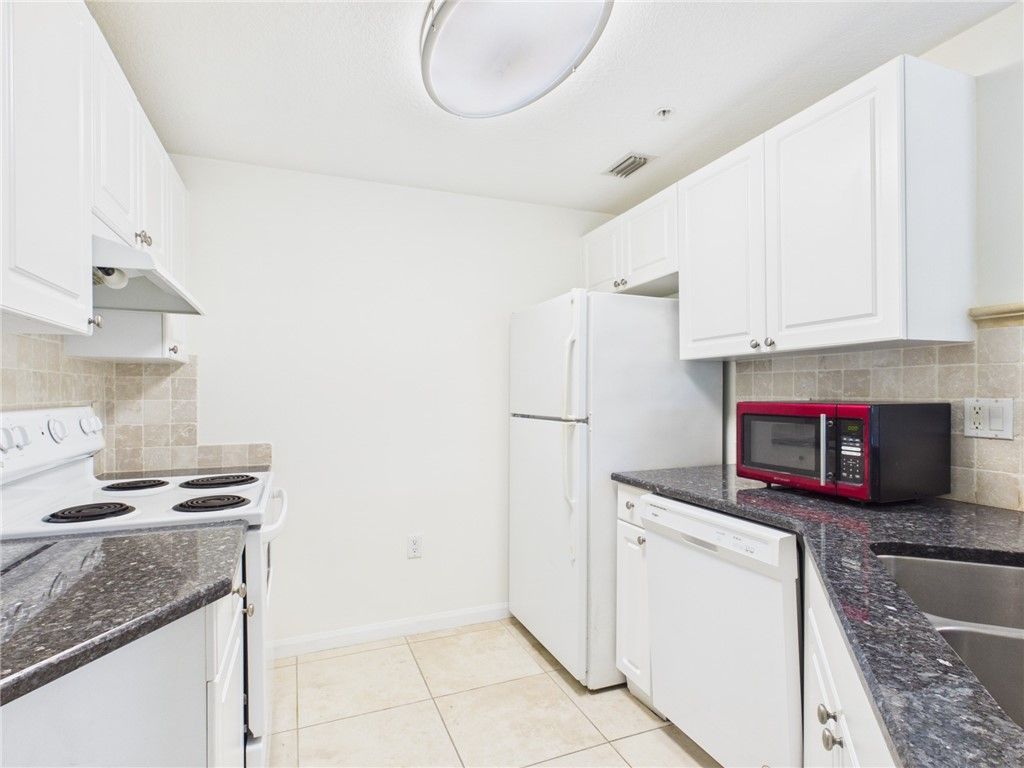 5060 Fairways Circle, Unit F303, Vero Beach, FL 32967 Photo