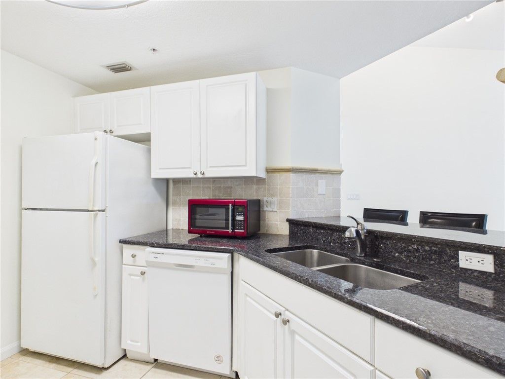 5060 Fairways Circle, Unit F303, Vero Beach, FL 32967 Photo