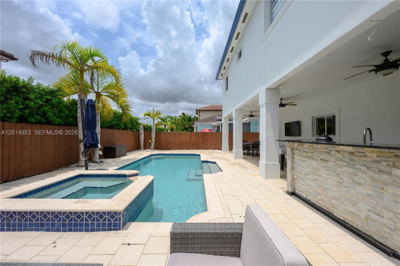 16528 SW 44th St, Miami, FL 33185 Photo