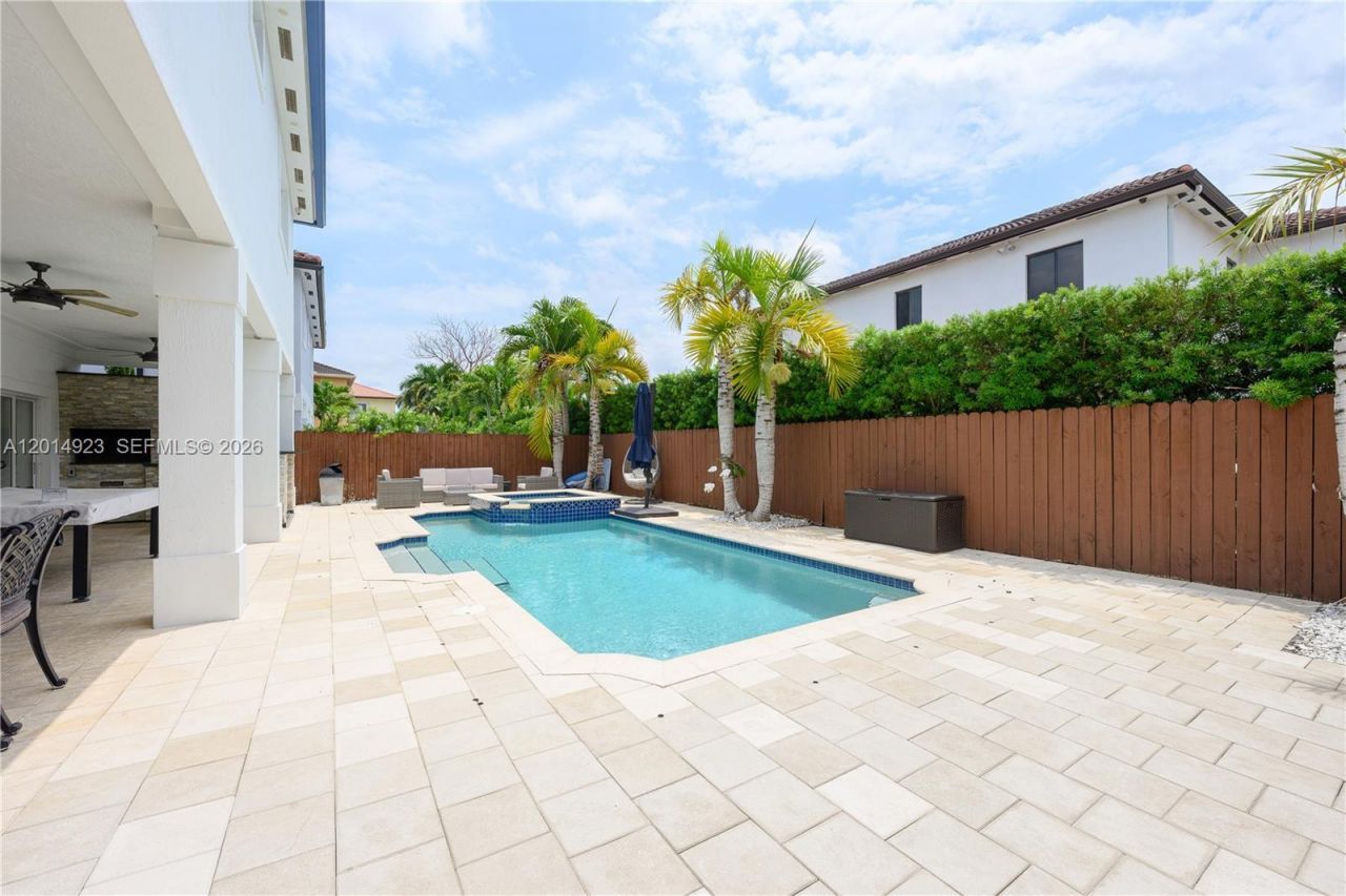 16528 SW 44th St, Miami, FL 33185 Photo