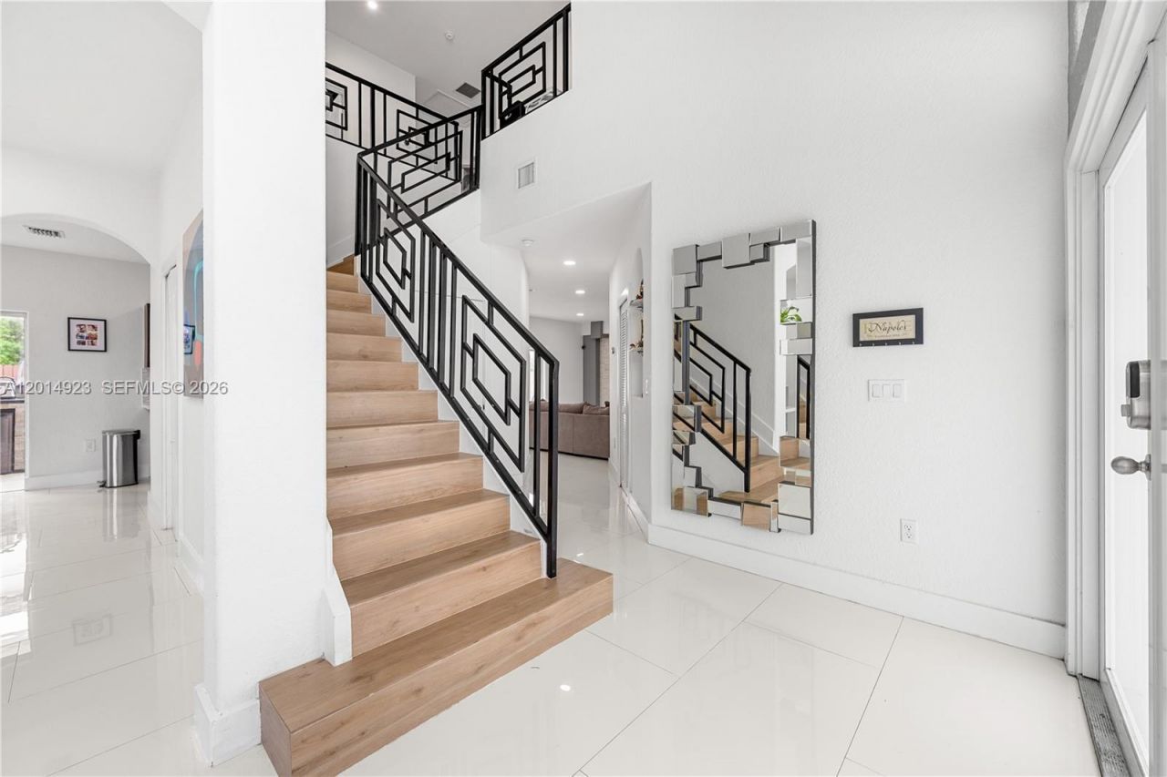 16528 SW 44th St, Miami, FL 33185 Photo