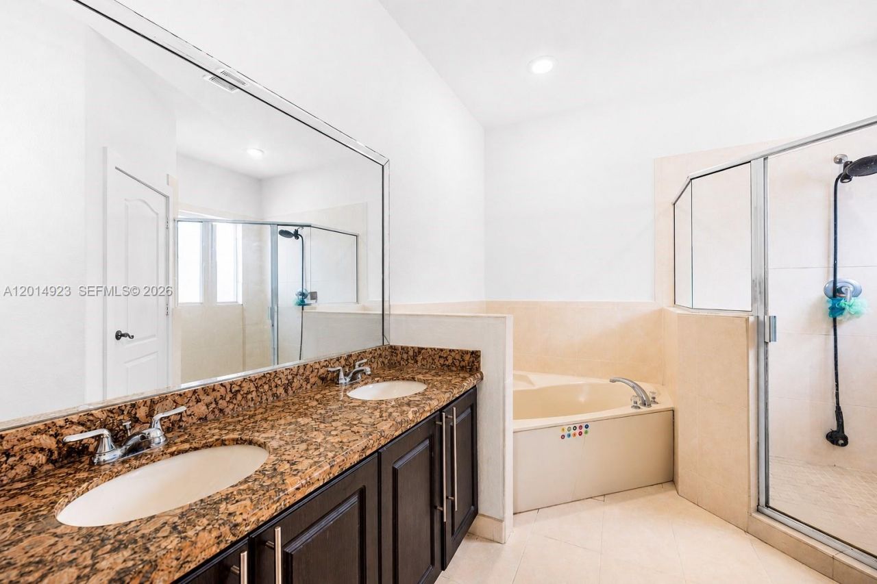 16528 SW 44th St, Miami, FL 33185 Photo
