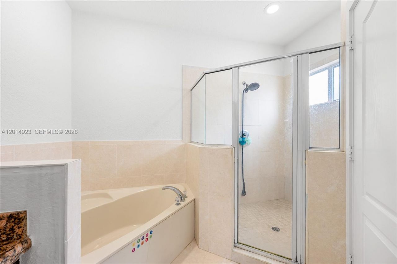 16528 SW 44th St, Miami, FL 33185 Photo