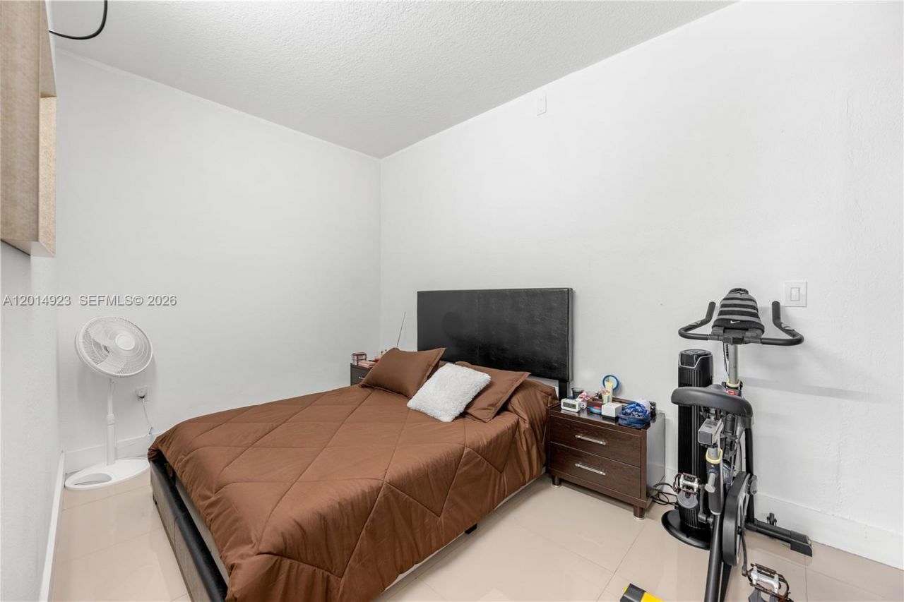 16528 SW 44th St, Miami, FL 33185 Photo