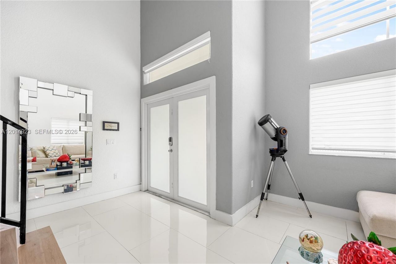 16528 SW 44th St, Miami, FL 33185 Photo