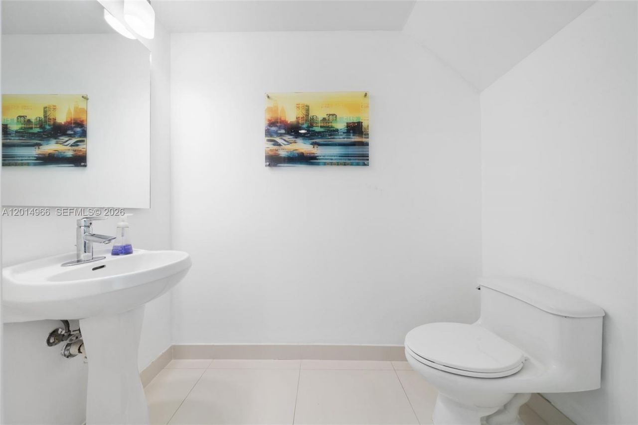 60 SW 13th St , Unit 4008, Miami, FL 33130 Photo