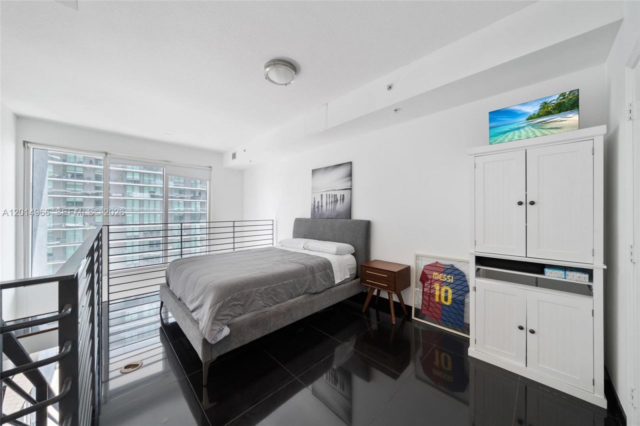 60 SW 13th St , Unit 4008, Miami, FL 33130 Photo