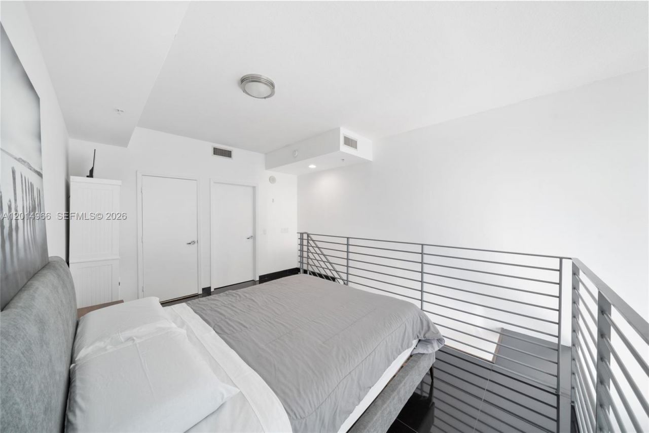 60 SW 13th St , Unit 4008, Miami, FL 33130 Photo