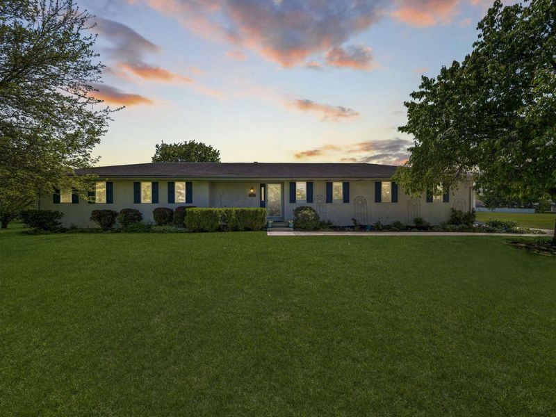 339 Thames Court , London, OH 43140 Photo 1