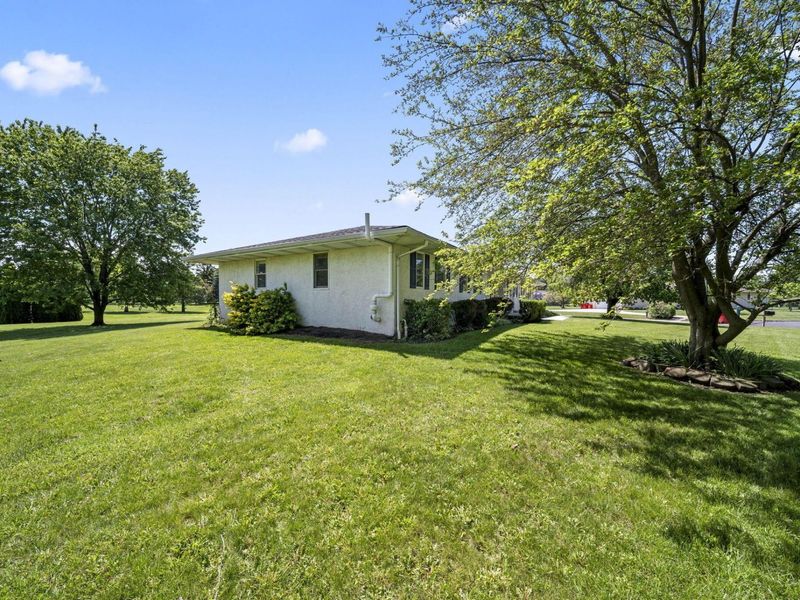 339 Thames Court , London, OH 43140 Photo 12