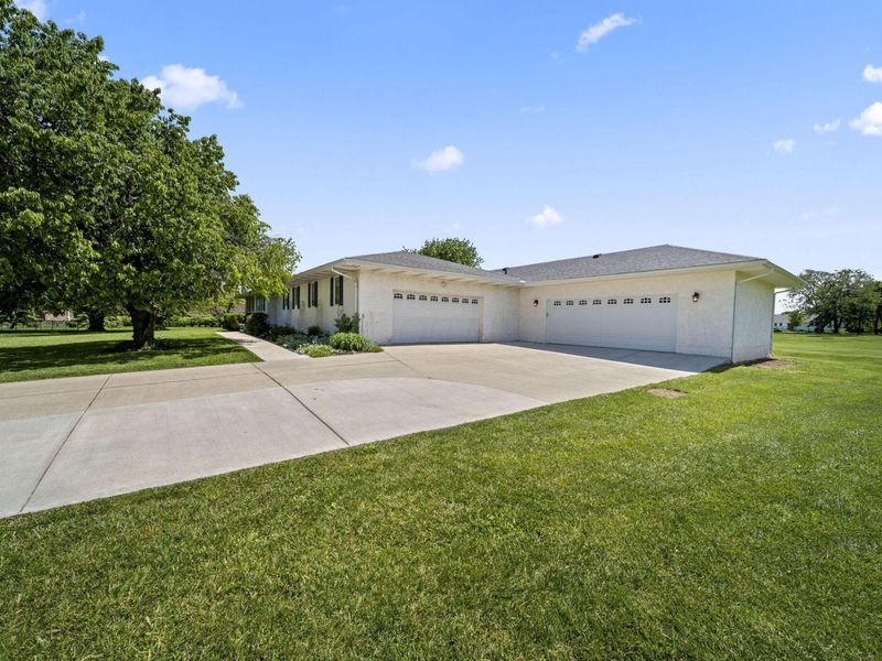 339 Thames Court , London, OH 43140 Photo 16