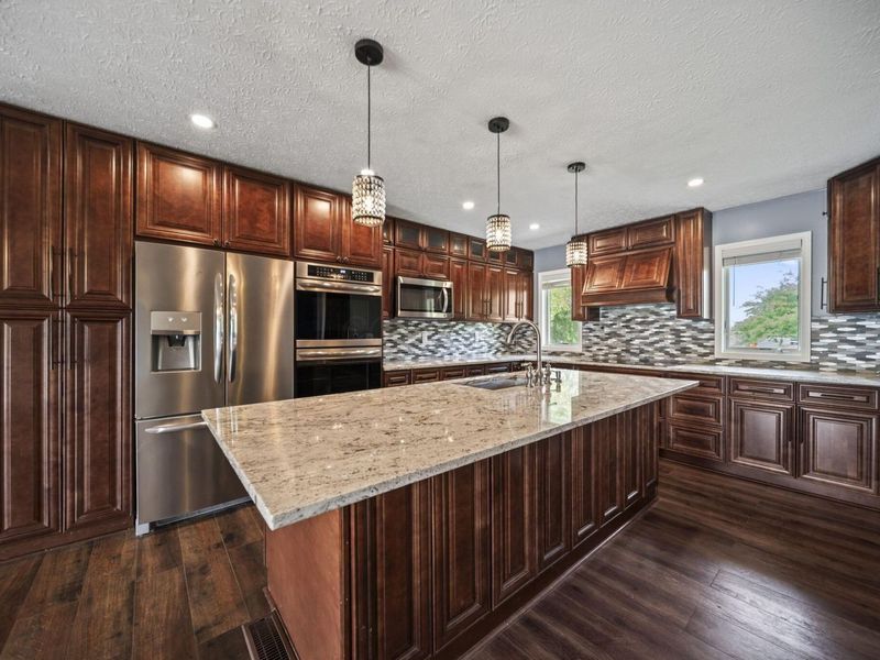 339 Thames Court , London, OH 43140 Photo 19