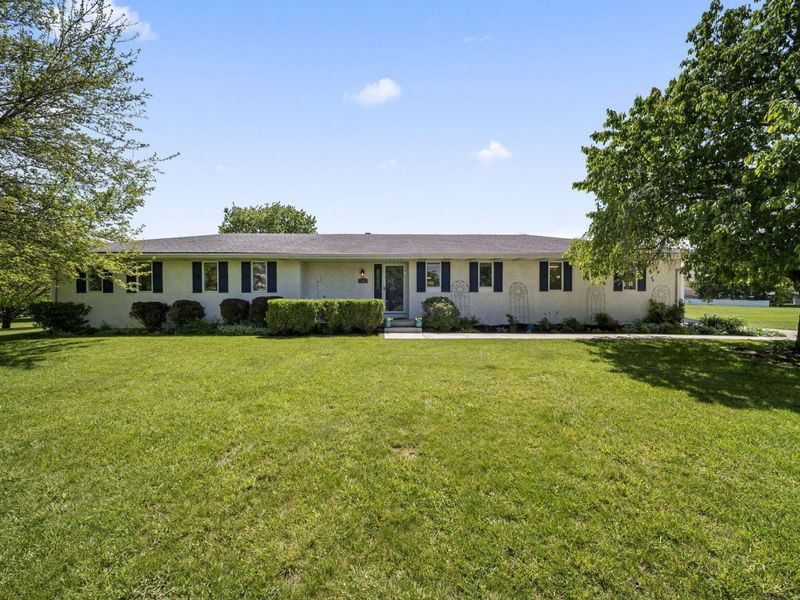 339 Thames Court , London, OH 43140 Photo 2