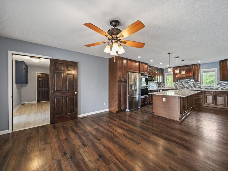 339 Thames Court , London, OH 43140 Photo 27