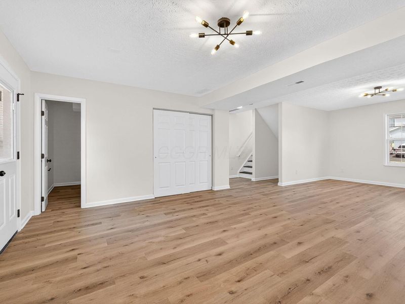 367 Effington Lane, Columbus, OH 43207 Photo 18