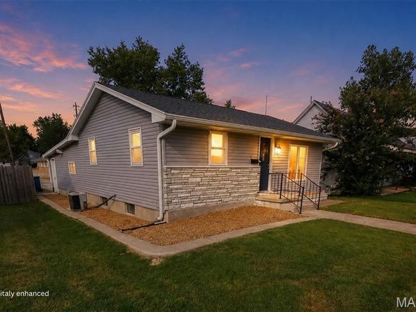 219 W Davidson Avenue, Chaffee, MO 63740