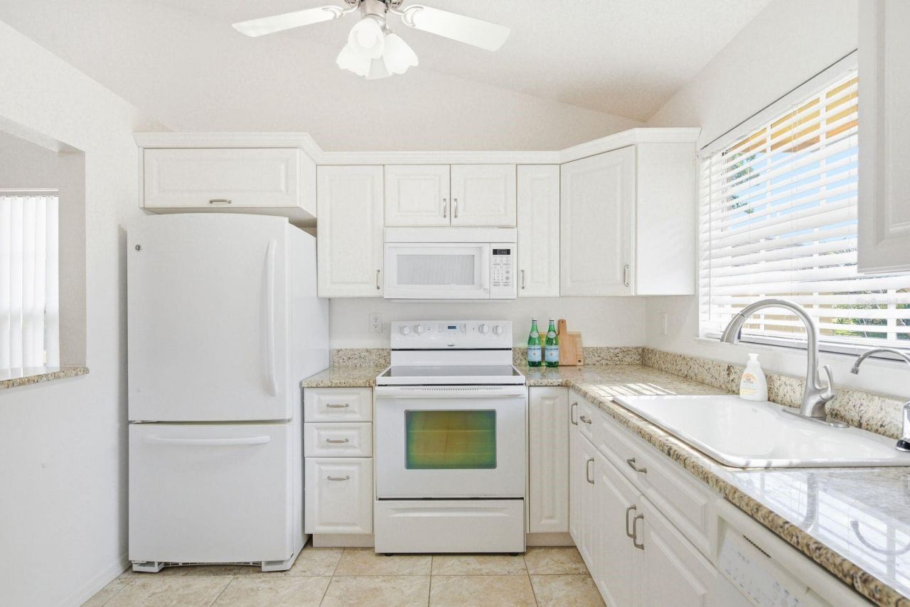 4208 Revere Circle, New Port Richey, FL 34653 Photo