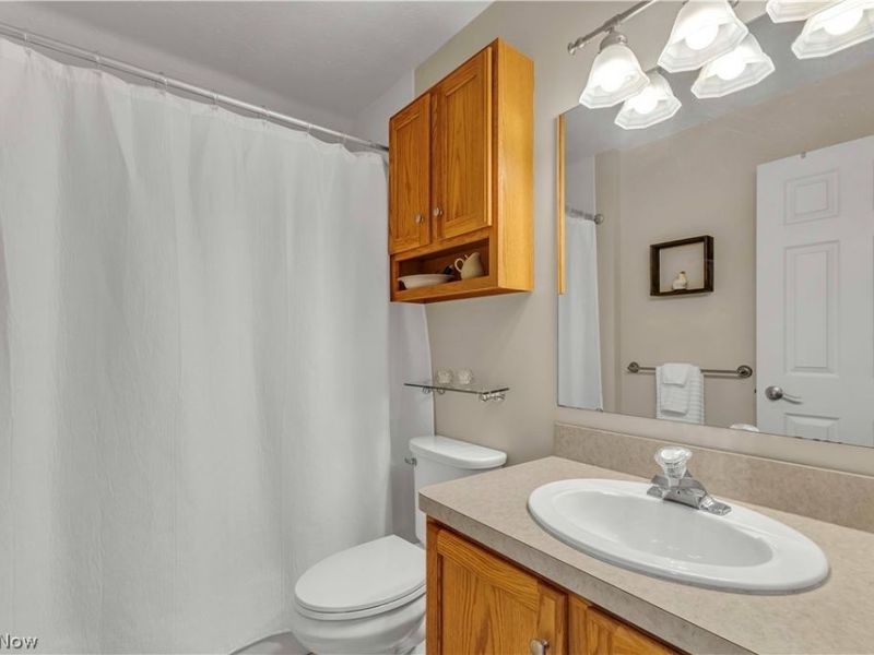 363 Northcoast Point Drive, Eastlake, OH 44095 Photo 11