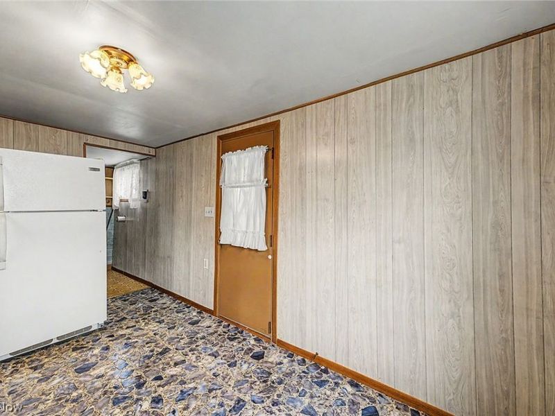 671 Stevenson Avenue, Akron, OH 44312 Photo 12