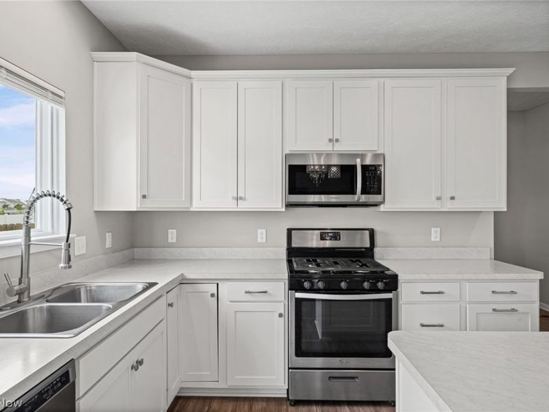 37272 Sandy Ridge Drive , North Ridgeville, OH 44039 Photo 5