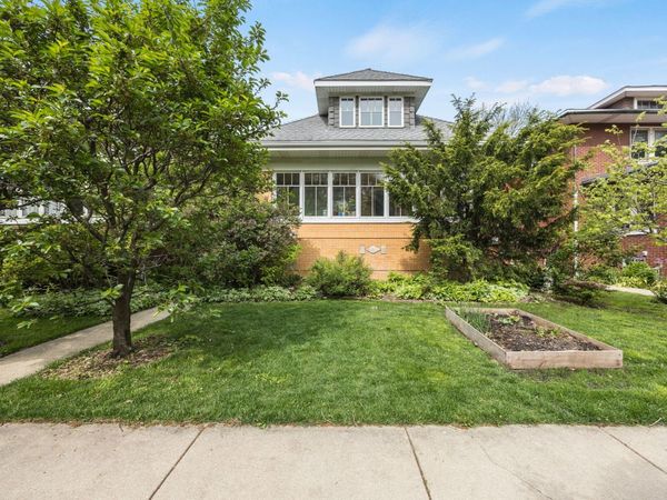 713 S Humphrey Avenue , Oak Park, IL 60304
