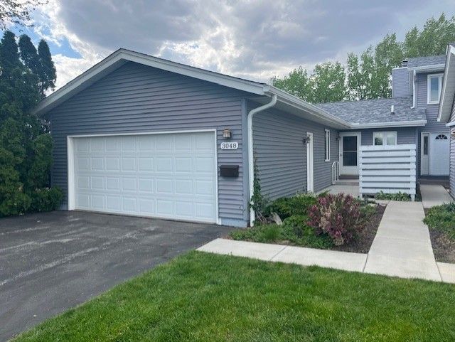 3048 Parkwild Drive, Bettendorf, IA 52722 Main Photo