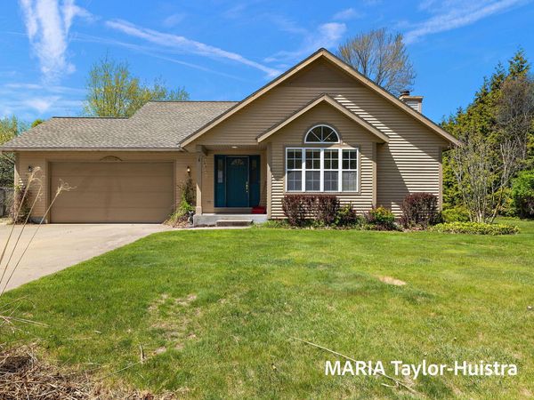 3689 Whispering Woods Drive, Muskegon, MI 49444