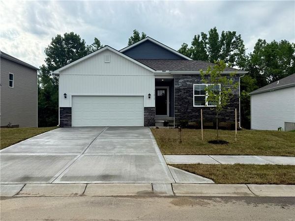 705 Solstice Circle, Belton, MO 64012