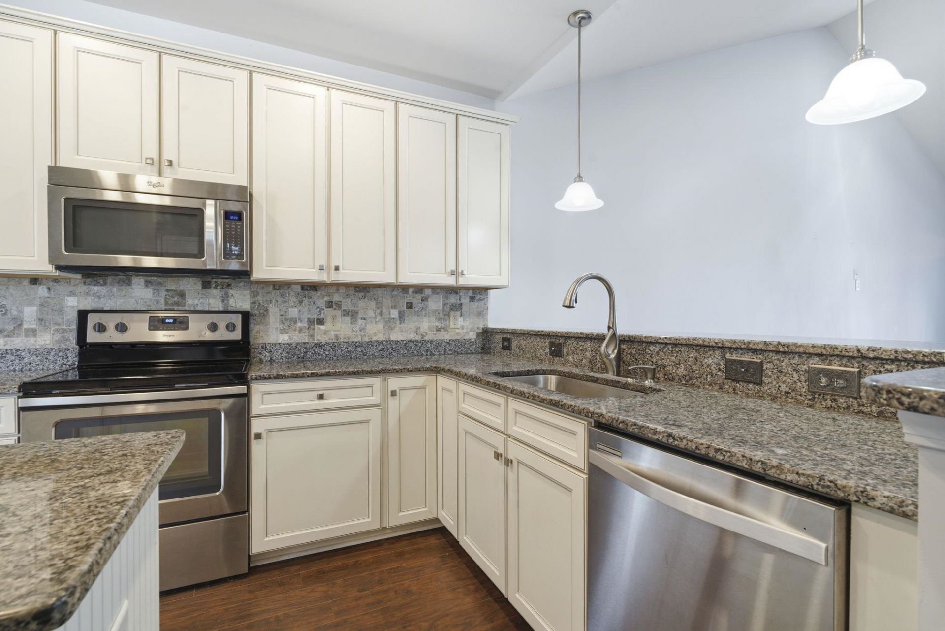 1558 Palmina Loop Photo 10