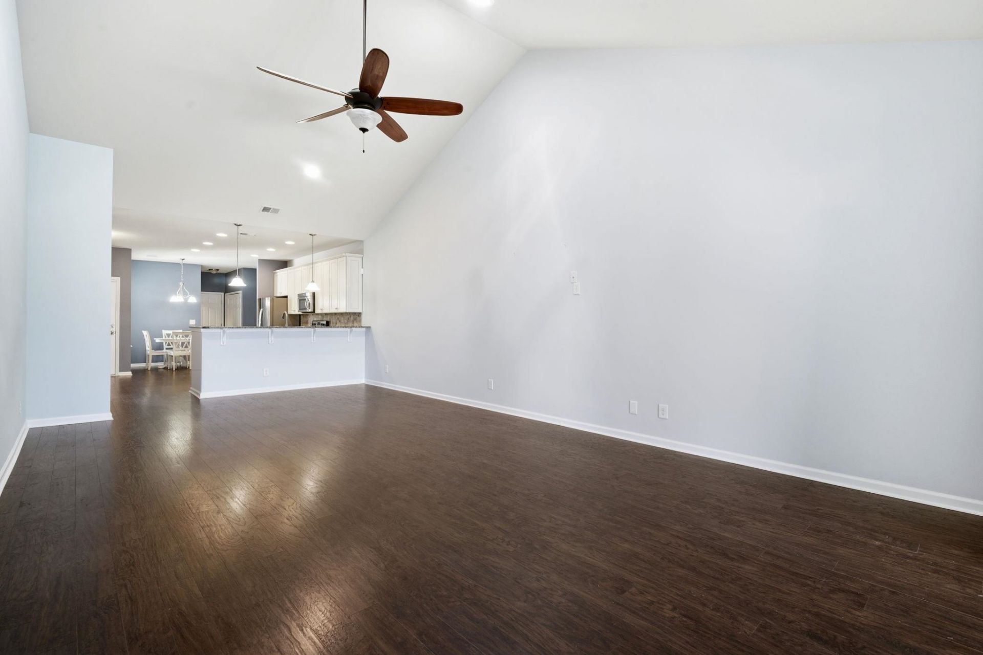 1558 Palmina Loop Photo 4