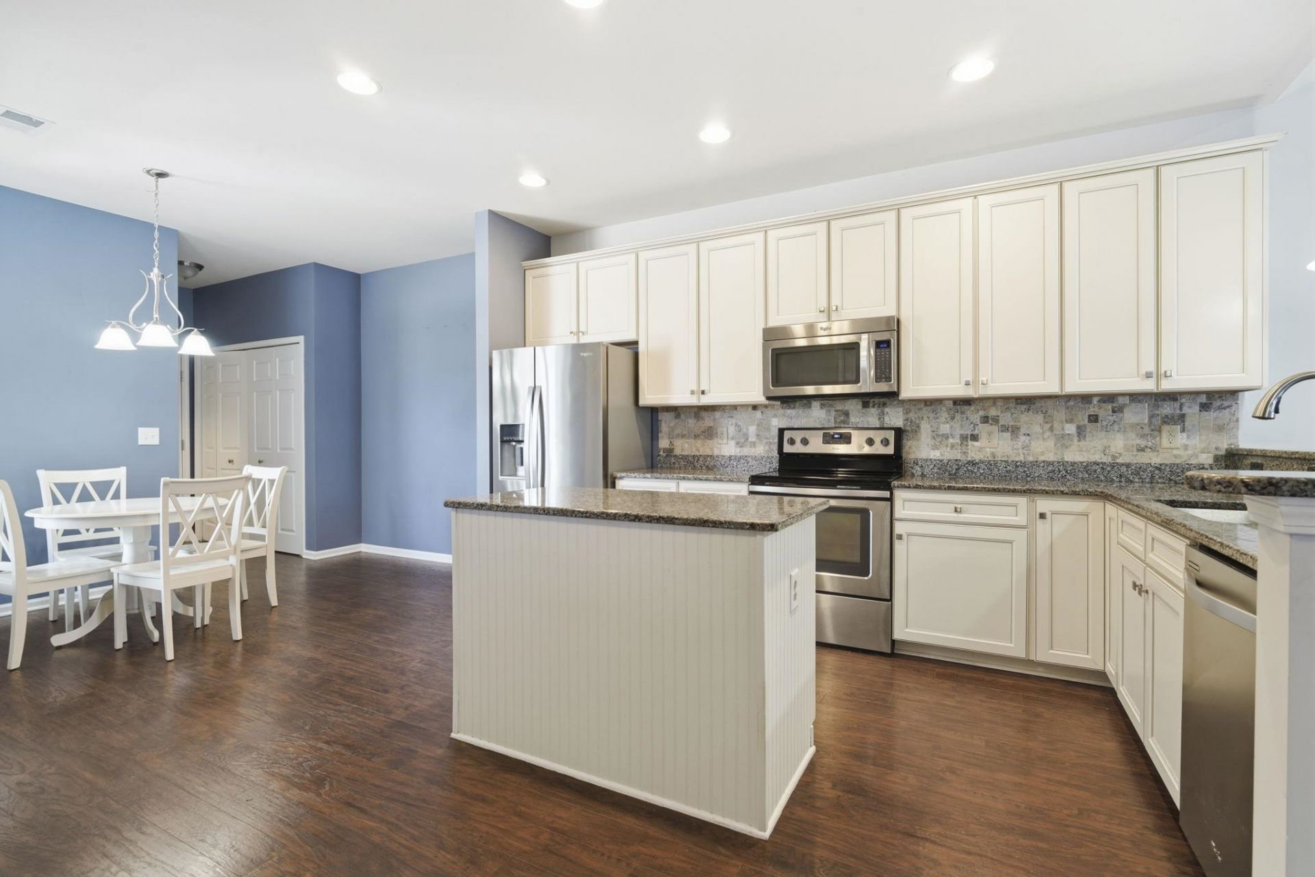 1558 Palmina Loop Photo 6