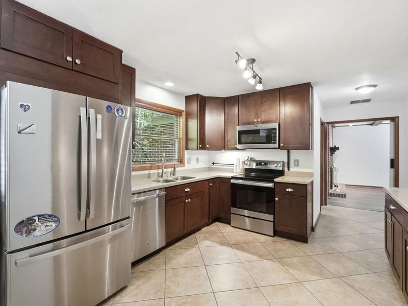 196 Cambria Drive, Dayton, OH 45440 Photo 13
