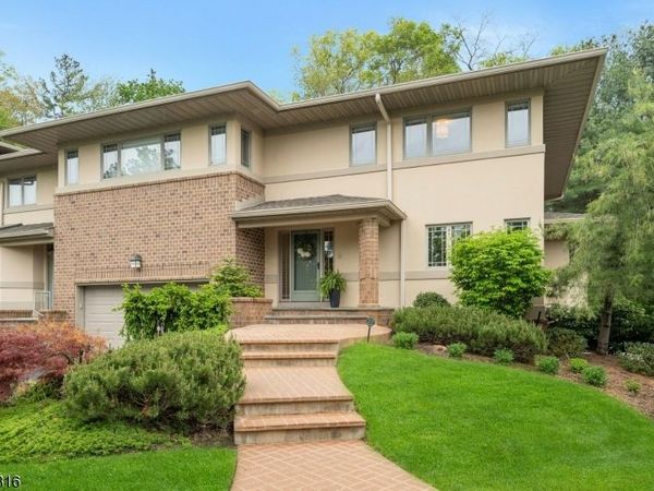22 Fox Run Rd, Allendale, NJ 07401