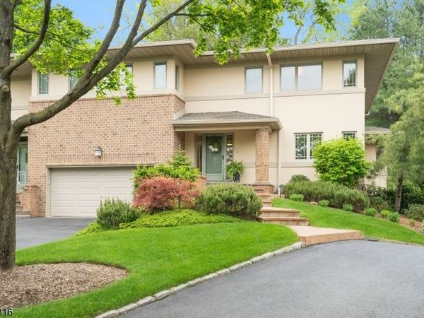 22 Fox Run Rd, Allendale, NJ 07401