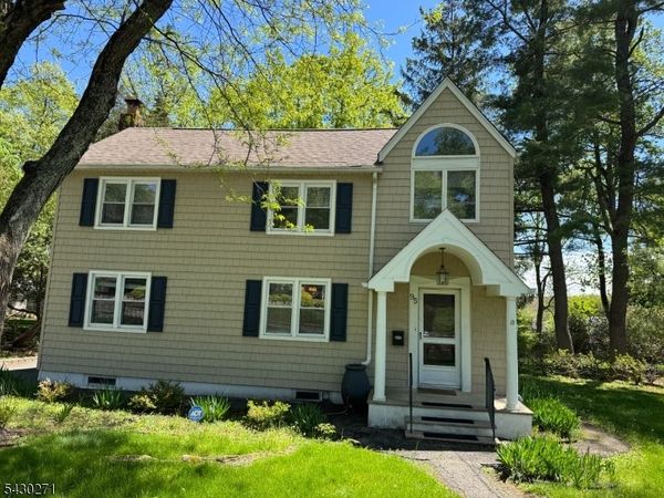 95 Hillside Ave, Livingston, NJ 07039