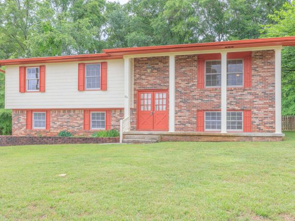 836 S Valleywood Circle , Hixson, TN 37343